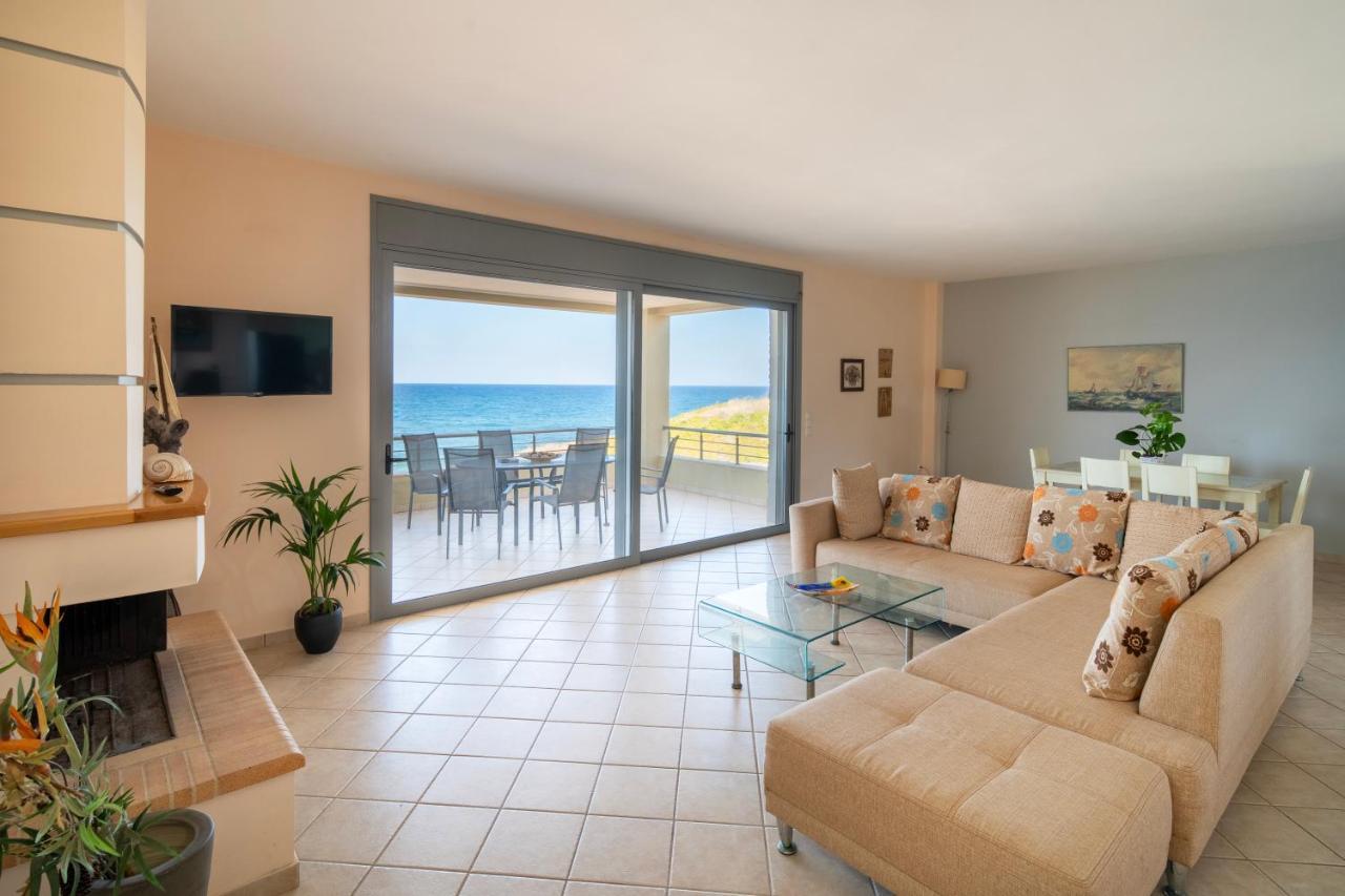 Spacious Beachfront Maisonettes With Stunning Views & A Private Beach Monemvasia Extérieur photo