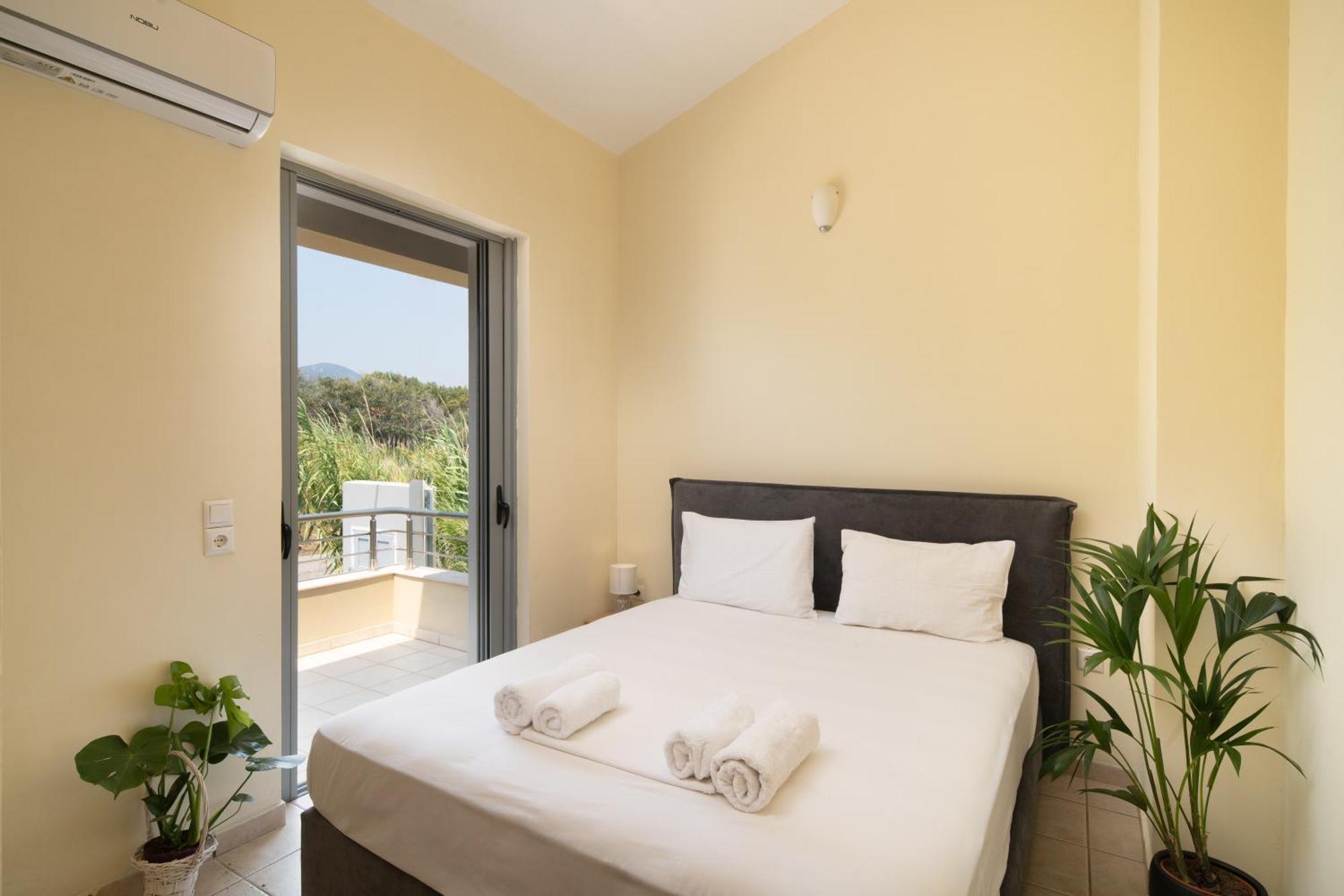 Spacious Beachfront Maisonettes With Stunning Views & A Private Beach Monemvasia Extérieur photo