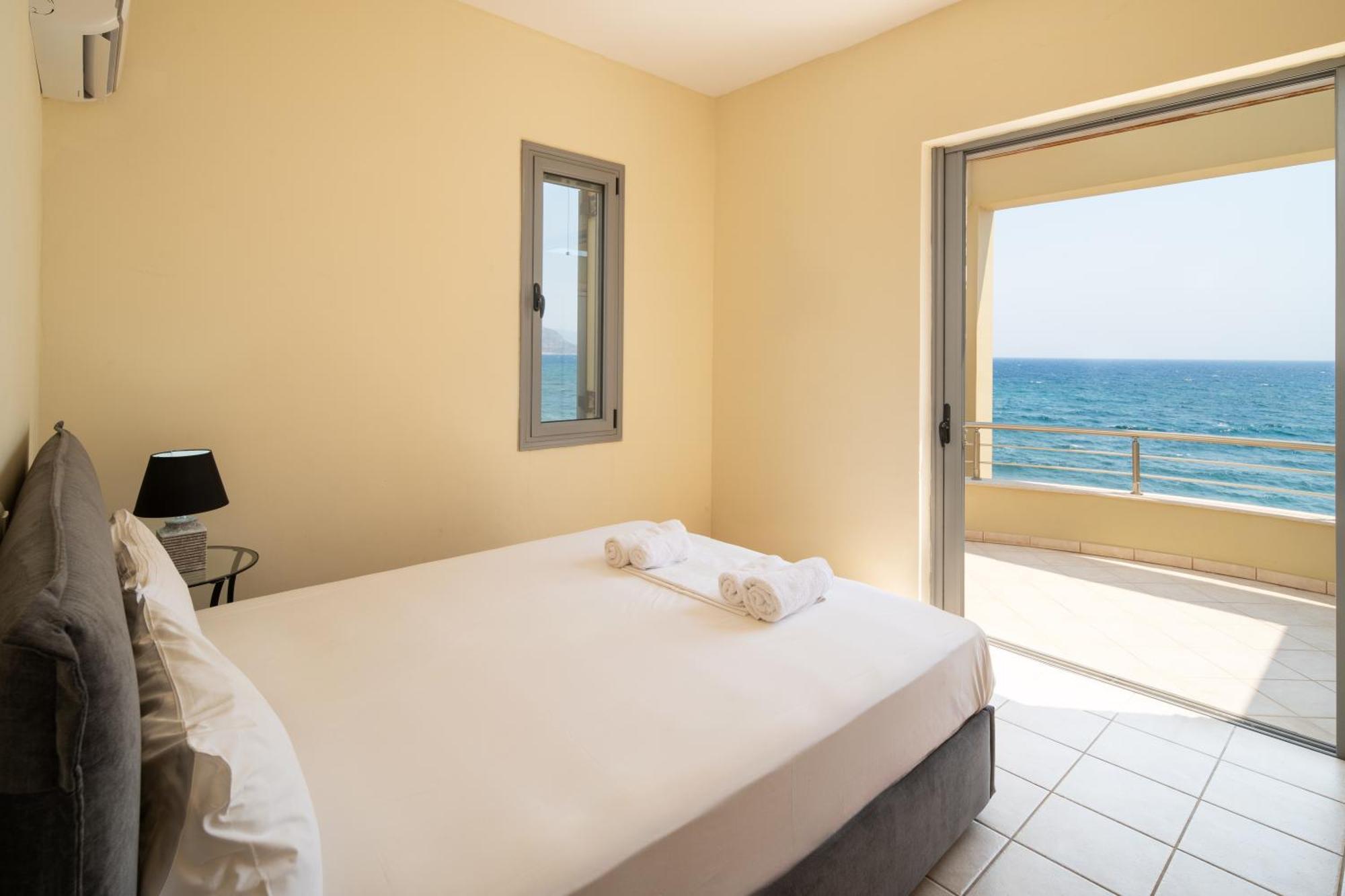 Spacious Beachfront Maisonettes With Stunning Views & A Private Beach Monemvasia Extérieur photo