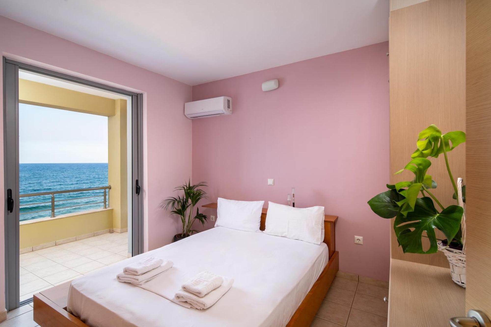 Spacious Beachfront Maisonettes With Stunning Views & A Private Beach Monemvasia Extérieur photo