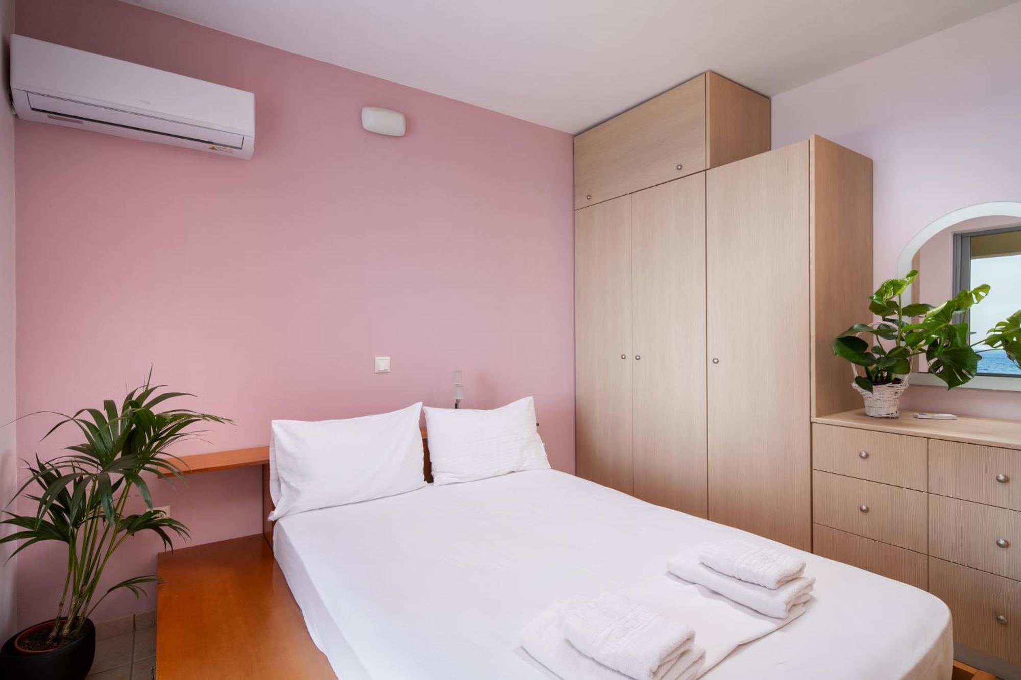 Spacious Beachfront Maisonettes With Stunning Views & A Private Beach Monemvasia Extérieur photo